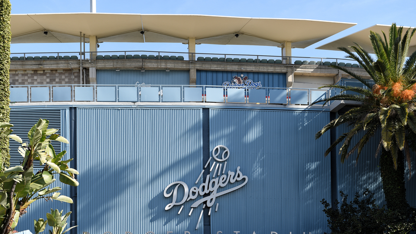 LA Dodgers sign
